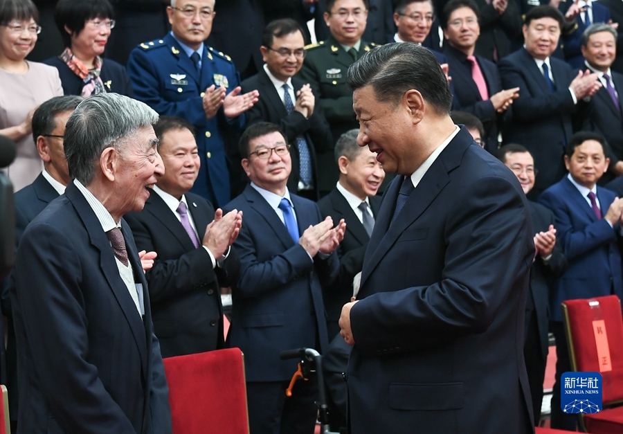 http://www.news.cn/politics/leaders/2021-11/03/1128026941_16359598919031n.JPG